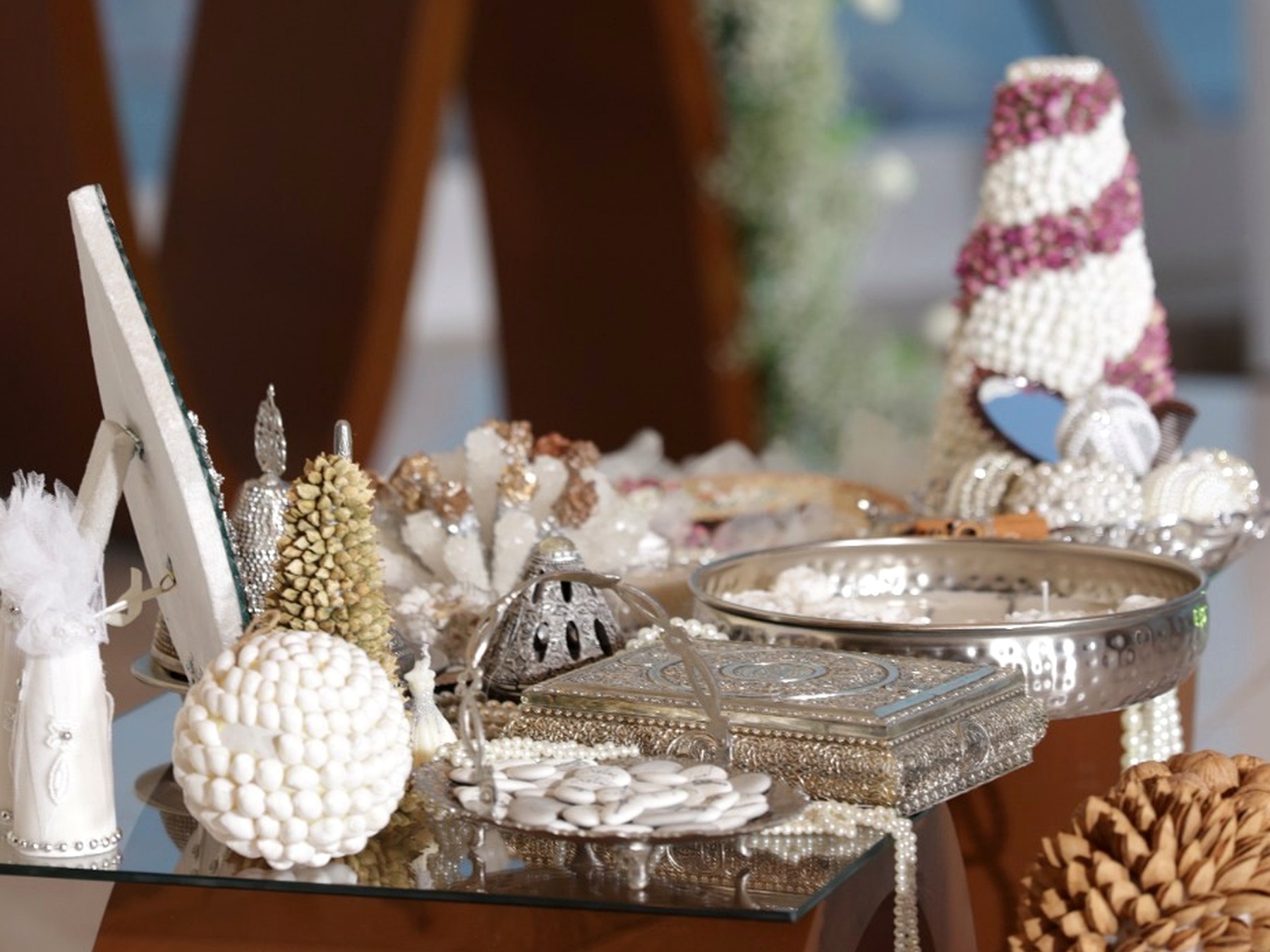 Elegant silver wedding details